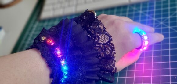 color sensing jewellery